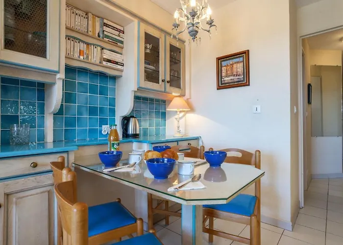 Daire Les Parcs De Grimaud-7 By Interhome