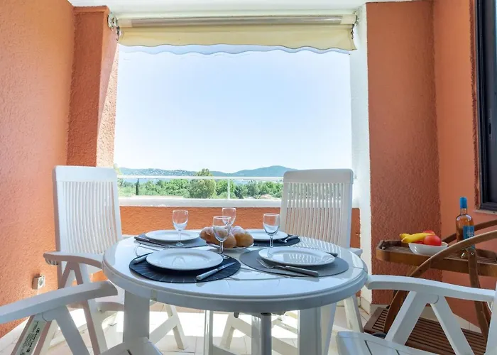 公寓 Les Parcs De Grimaud-7 By Interhome *